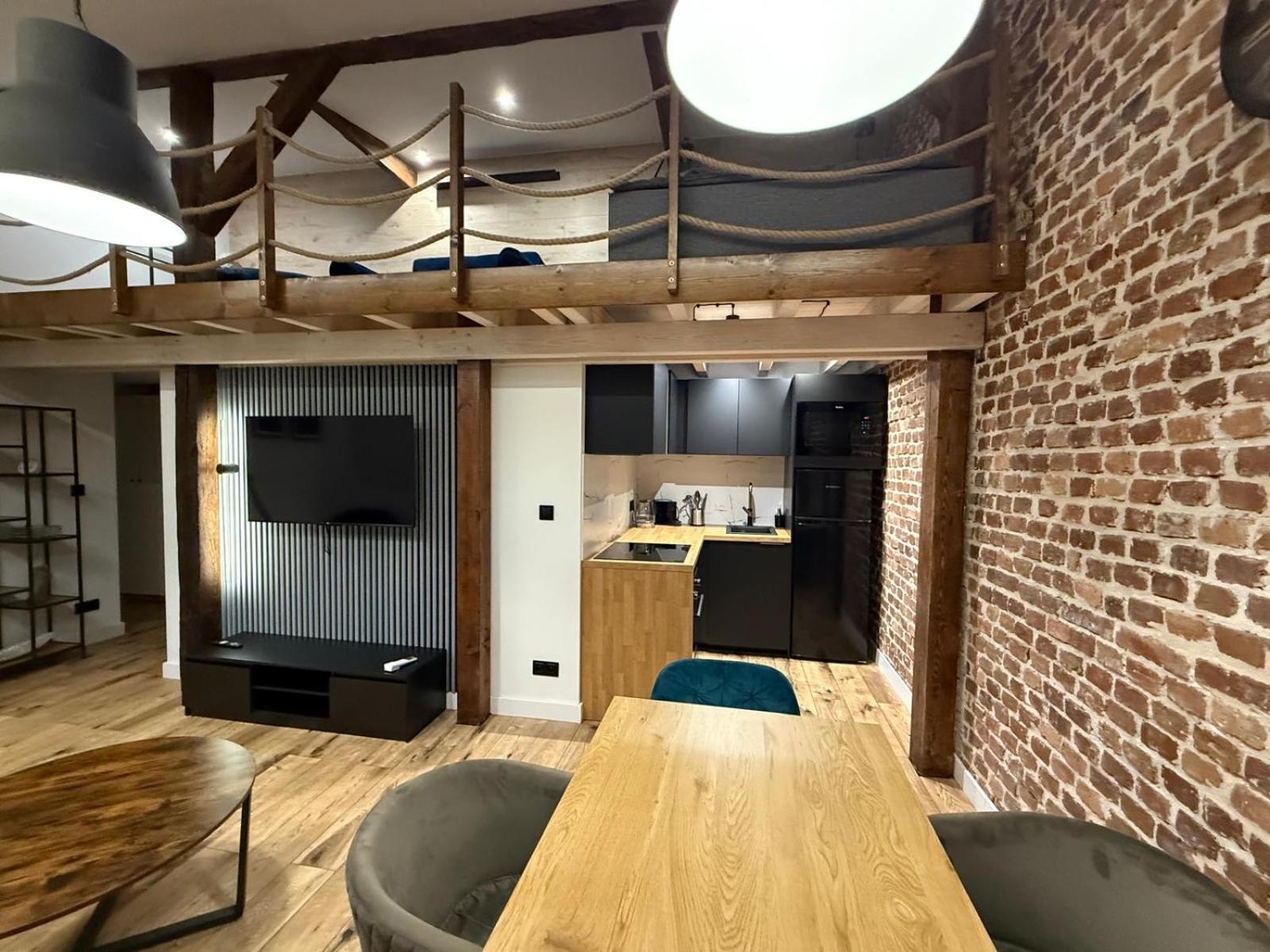 Loft In The City Center By Kobiela Apartments كاتوفيتسه المظهر الخارجي الصورة