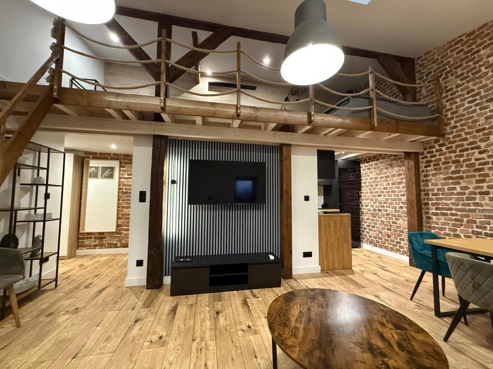 Loft In The City Center By Kobiela Apartments كاتوفيتسه المظهر الخارجي الصورة