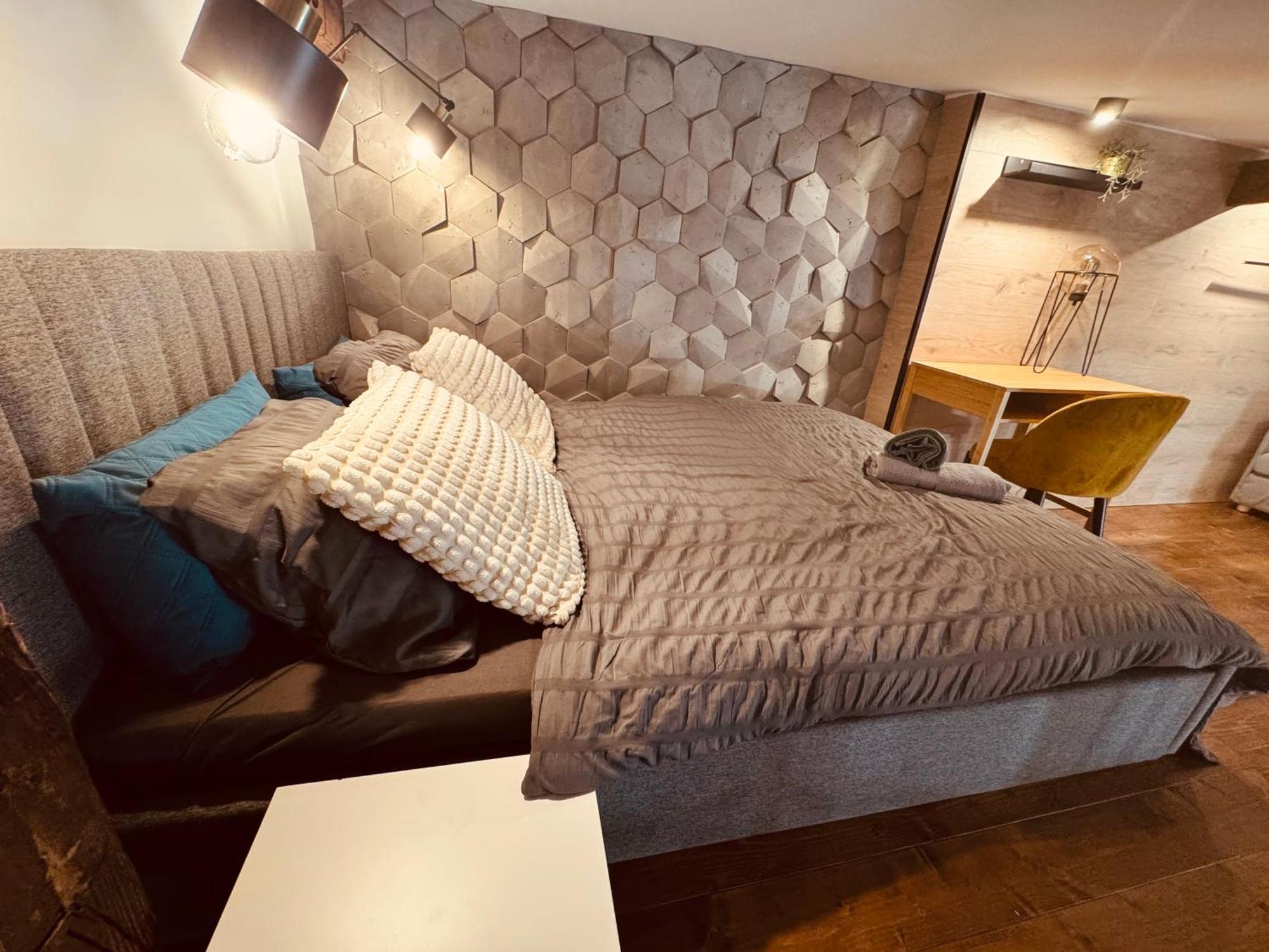 Loft In The City Center By Kobiela Apartments كاتوفيتسه المظهر الخارجي الصورة